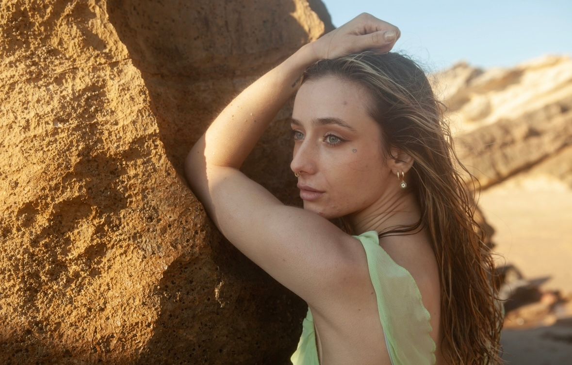 Editorial — Beach (Yulia Isaieva)